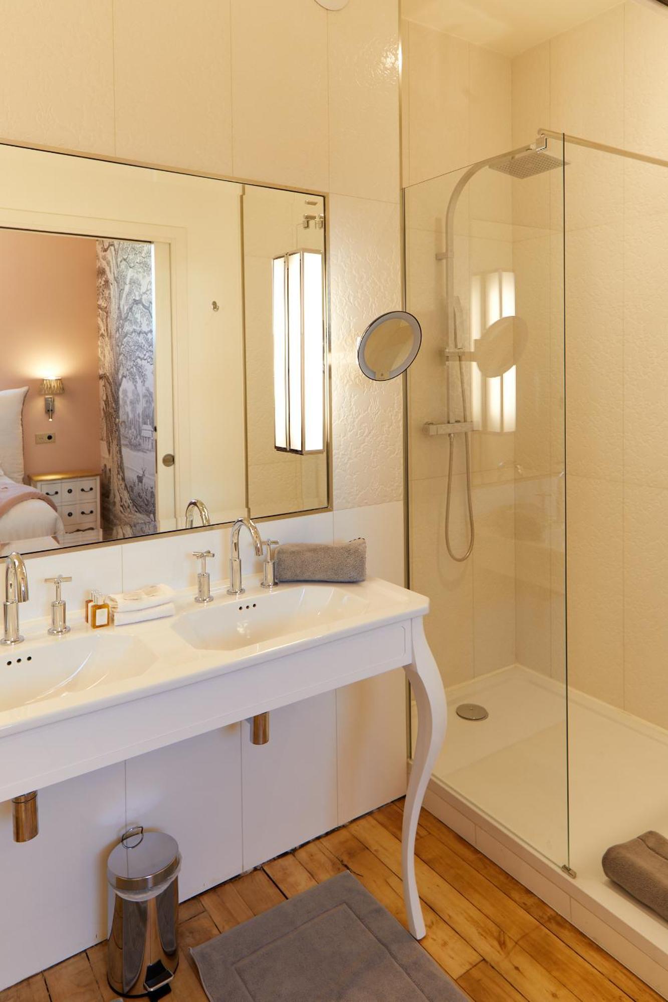 Maison Blanche - 5 étoiles 5* Chartres
